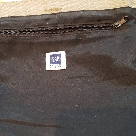 GAP Handbag - Picture 5 of 9